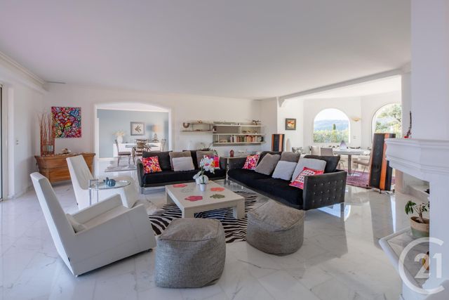 maison à vendre - 6 pièces - 220.0 m2 - ROQUEBRUNE SUR ARGENS - 83 - PROVENCE-ALPES-COTE-D-AZUR - Century 21 Donzica Immobilier