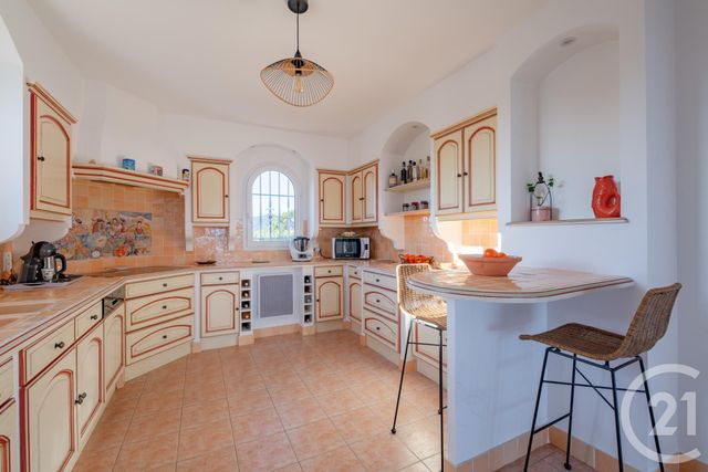 maison à vendre - 6 pièces - 220.0 m2 - ROQUEBRUNE SUR ARGENS - 83 - PROVENCE-ALPES-COTE-D-AZUR - Century 21 Donzica Immobilier