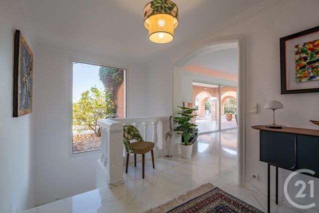 maison à vendre - 6 pièces - 220.0 m2 - ROQUEBRUNE SUR ARGENS - 83 - PROVENCE-ALPES-COTE-D-AZUR - Century 21 Donzica Immobilier