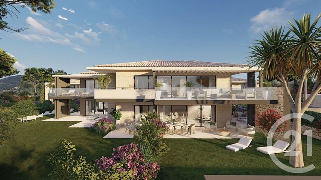 Appartement F5 à vendre - 5 pièces - 145.77 m2 - STE MAXIME - 83 - PROVENCE-ALPES-COTE-D-AZUR - Century 21 Donzica Immobilier
