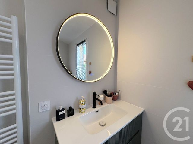 Appartement F3 à vendre - 3 pièces - 91.0 m2 - STE MAXIME - 83 - PROVENCE-ALPES-COTE-D-AZUR - Century 21 Donzica Immobilier