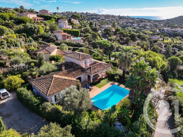 maison à vendre - 5 pièces - 140.0 m2 - STE MAXIME - 83 - PROVENCE-ALPES-COTE-D-AZUR - Century 21 Donzica Immobilier