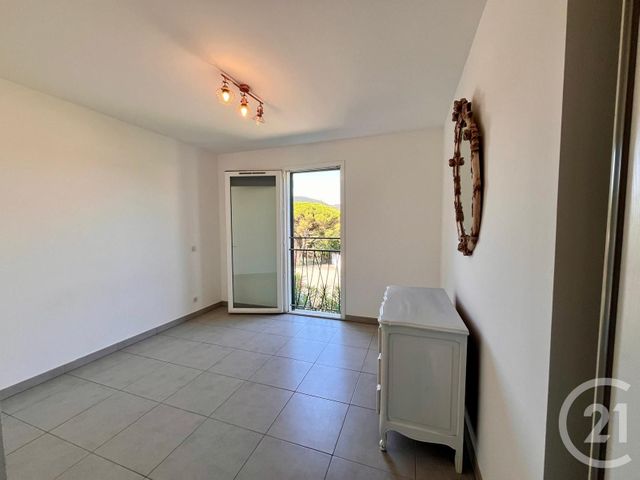 Appartement F4 à vendre - 4 pièces - 87.16 m2 - STE MAXIME - 83 - PROVENCE-ALPES-COTE-D-AZUR - Century 21 Donzica Immobilier