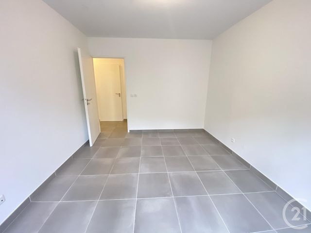 Appartement F4 à vendre - 4 pièces - 72.82 m2 - STE MAXIME - 83 - PROVENCE-ALPES-COTE-D-AZUR - Century 21 Donzica Immobilier