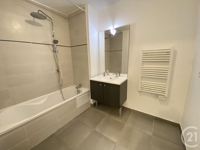 Appartement F4 à vendre - 4 pièces - 72.82 m2 - STE MAXIME - 83 - PROVENCE-ALPES-COTE-D-AZUR - Century 21 Donzica Immobilier