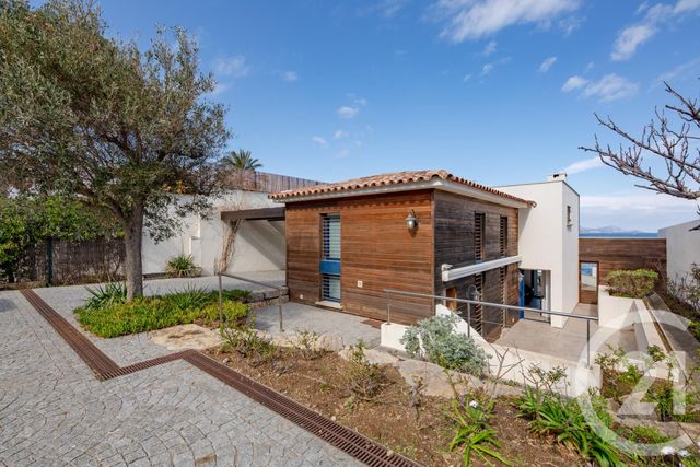 maison à vendre - 5 pièces - 134.7 m2 - STE MAXIME - 83 - PROVENCE-ALPES-COTE-D-AZUR - Century 21 Donzica Immobilier