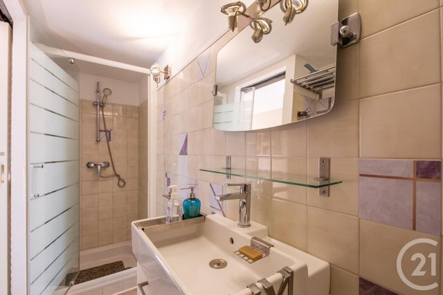 Appartement F2 à vendre - 2 pièces - 32.38 m2 - ST RAPHAEL - 83 - PROVENCE-ALPES-COTE-D-AZUR - Century 21 Donzica Immobilier