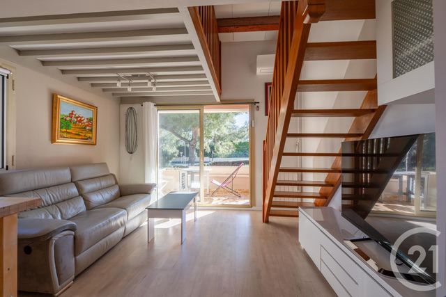 Appartement F2 à vendre - 2 pièces - 32.38 m2 - ST RAPHAEL - 83 - PROVENCE-ALPES-COTE-D-AZUR - Century 21 Donzica Immobilier