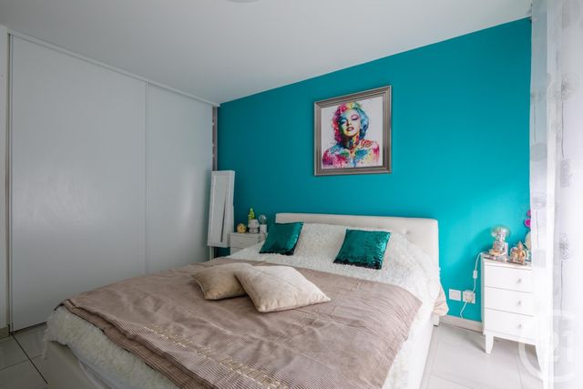 Appartement F2 à vendre - 2 pièces - 54.77 m2 - ST RAPHAEL - 83 - PROVENCE-ALPES-COTE-D-AZUR - Century 21 Donzica Immobilier