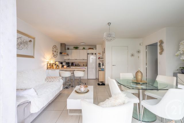 Appartement F2 à vendre - 2 pièces - 54.77 m2 - ST RAPHAEL - 83 - PROVENCE-ALPES-COTE-D-AZUR - Century 21 Donzica Immobilier