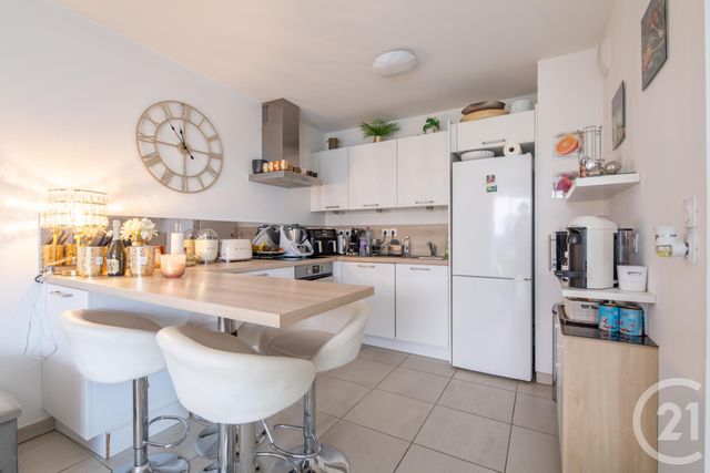 Appartement F2 à vendre - 2 pièces - 54.77 m2 - ST RAPHAEL - 83 - PROVENCE-ALPES-COTE-D-AZUR - Century 21 Donzica Immobilier