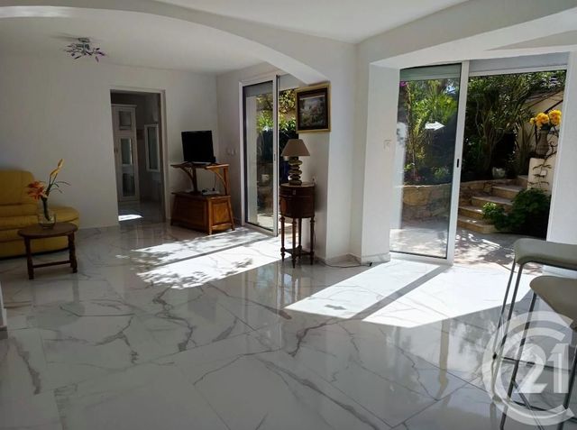 maison à vendre - 8 pièces - 237.0 m2 - STE MAXIME - 83 - PROVENCE-ALPES-COTE-D-AZUR - Century 21 Donzica Immobilier