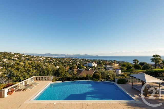 maison à vendre - 6 pièces - 220.0 m2 - ROQUEBRUNE SUR ARGENS - 83 - PROVENCE-ALPES-COTE-D-AZUR - Century 21 Donzica Immobilier