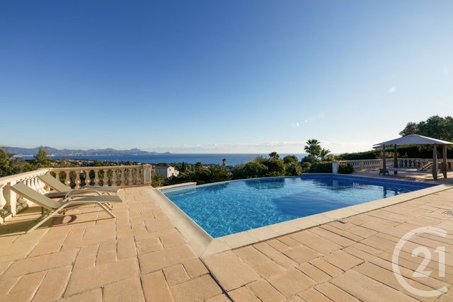 maison à vendre - 6 pièces - 220.0 m2 - ROQUEBRUNE SUR ARGENS - 83 - PROVENCE-ALPES-COTE-D-AZUR - Century 21 Donzica Immobilier