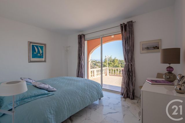 maison à vendre - 6 pièces - 220.0 m2 - ROQUEBRUNE SUR ARGENS - 83 - PROVENCE-ALPES-COTE-D-AZUR - Century 21 Donzica Immobilier