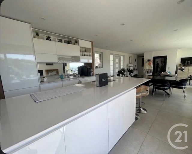 maison à vendre - 7 pièces - 190.0 m2 - LES ISSAMBRES - 83 - PROVENCE-ALPES-COTE-D-AZUR - Century 21 Donzica Immobilier