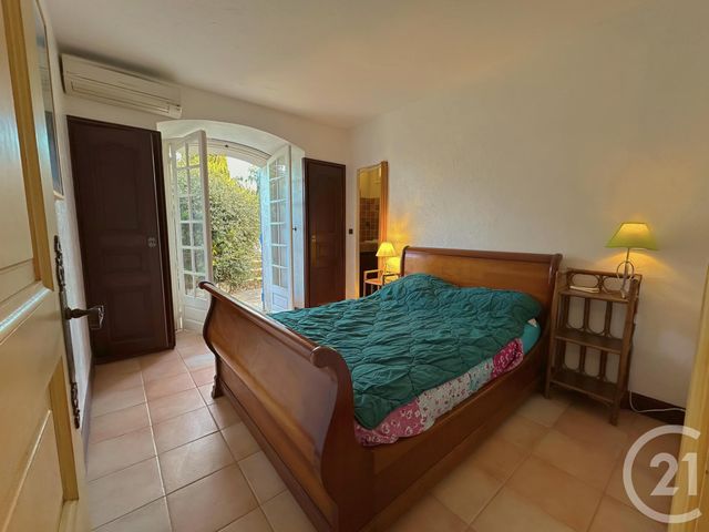 maison à vendre - 8 pièces - 150.0 m2 - STE MAXIME - 83 - PROVENCE-ALPES-COTE-D-AZUR - Century 21 Donzica Immobilier