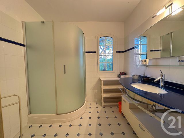 maison à vendre - 8 pièces - 150.0 m2 - STE MAXIME - 83 - PROVENCE-ALPES-COTE-D-AZUR - Century 21 Donzica Immobilier